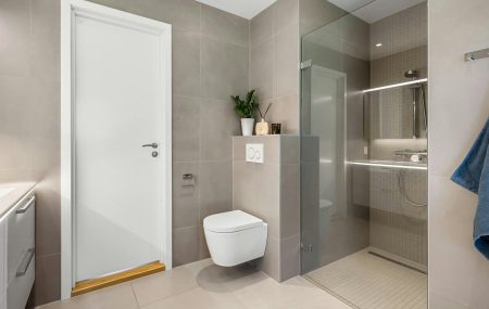 Bathroom makeover without tile replacement