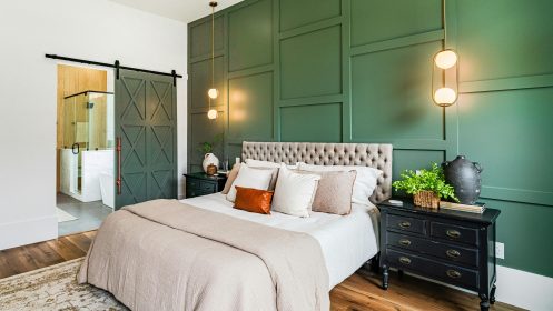 How to decorate an interior with green walls?